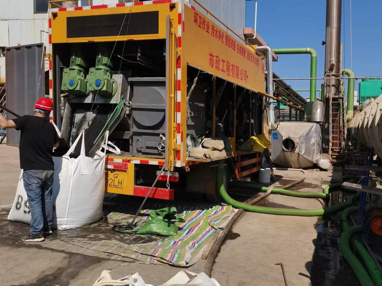 新野淤泥压干处理